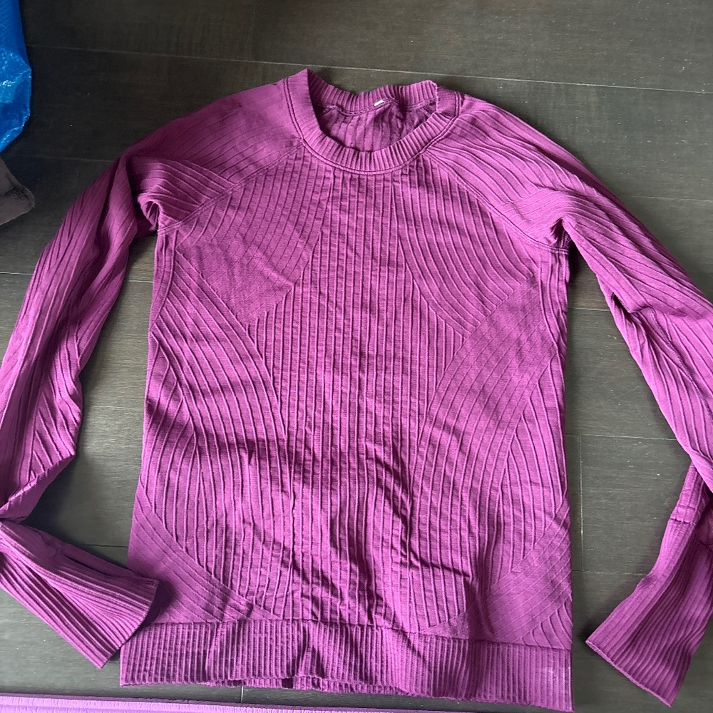 Lululemon runner top